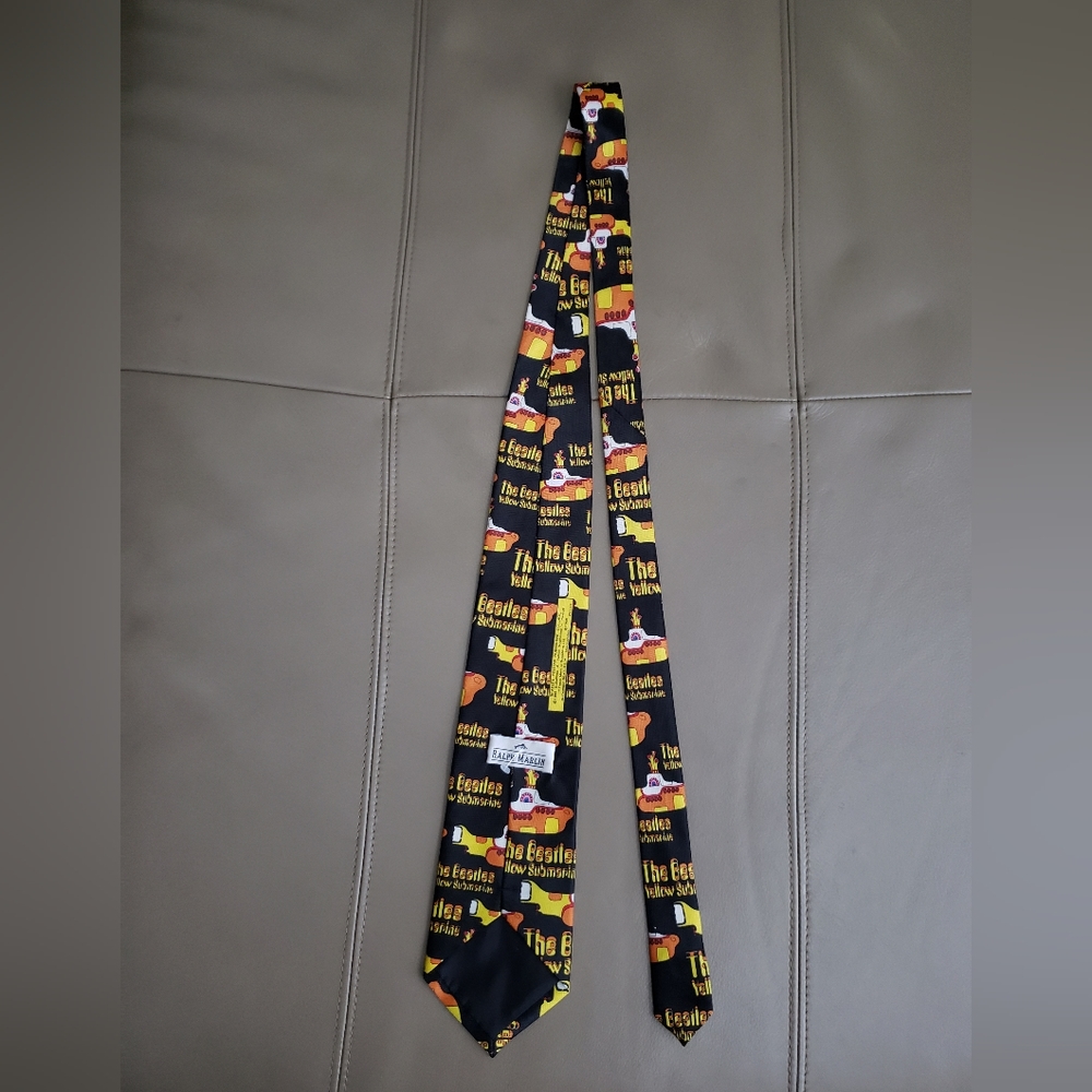 NWOT Rare Beatles Yellow Submarine Tie - Picture 8 of 10